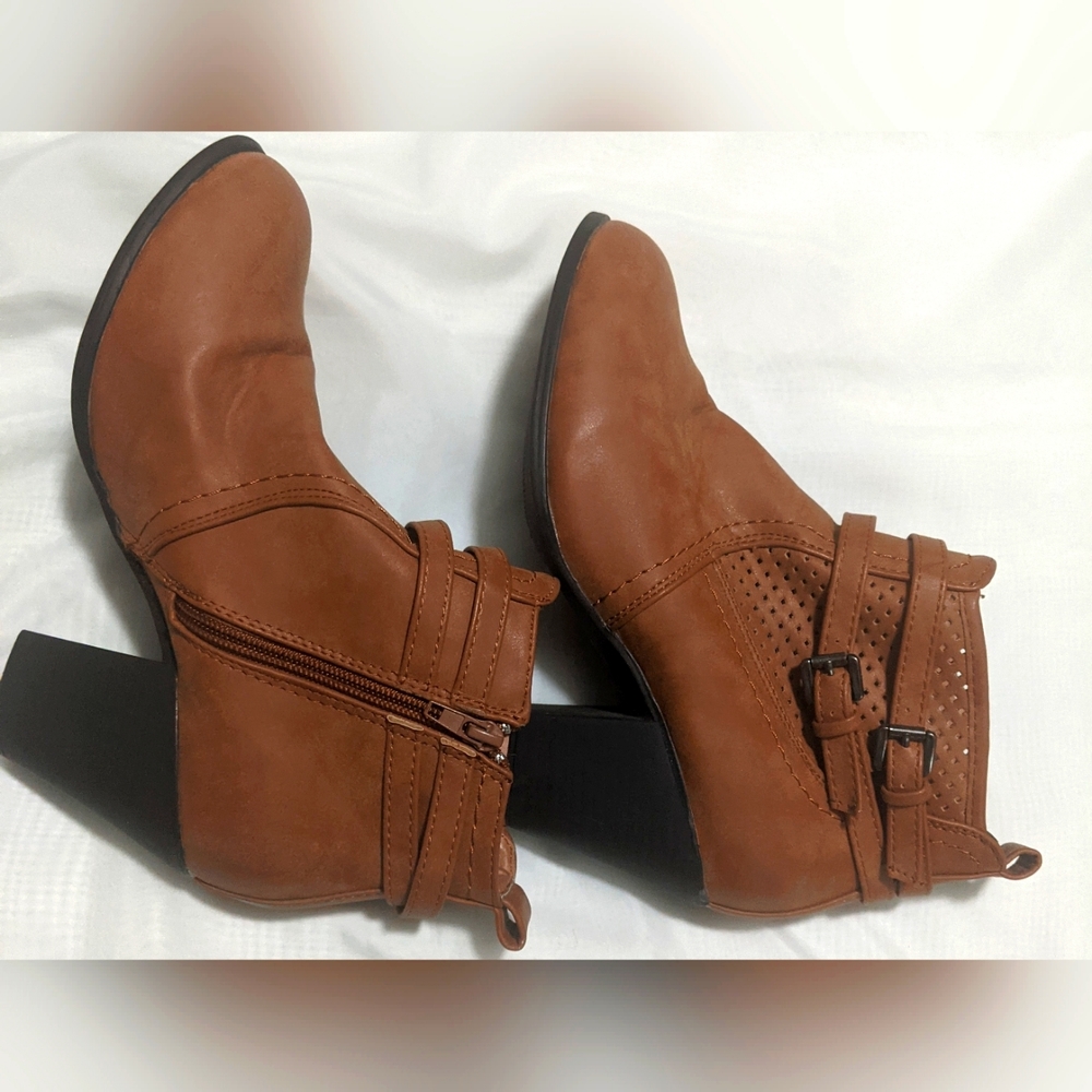 Blue Suede Shoes Block Heel Ankle Booties - Picture 2 of 9